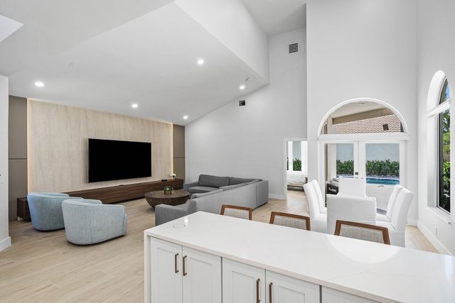6674 NW 25th Avenue, Boca Raton, FL 33496