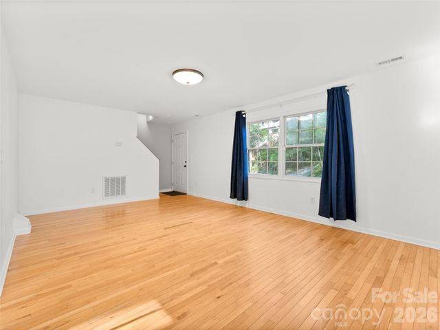 13 Castle Street, Asheville, NC 28803