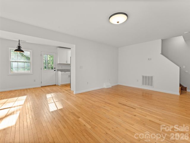 13 Castle Street, Asheville, NC 28803
