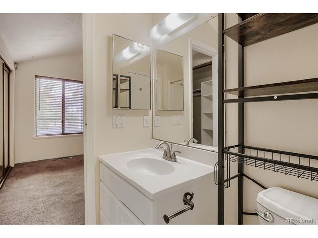 10223 E Peakview Ave, Englewood, CO 80111