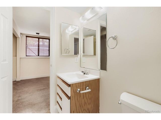 10223 E Peakview Ave, Englewood, CO 80111