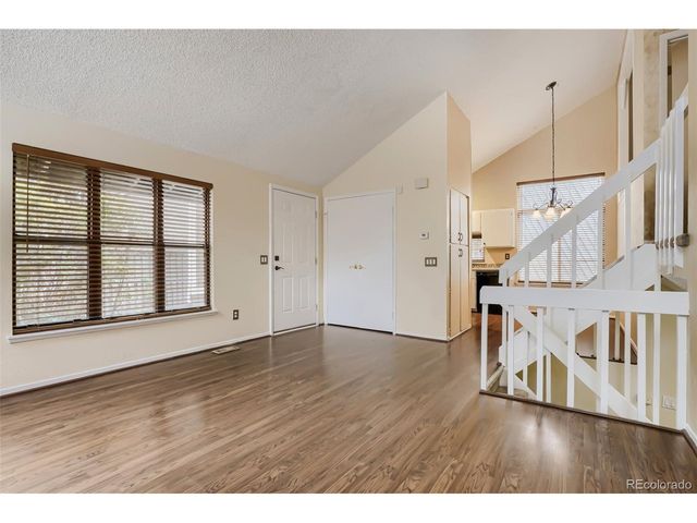 10223 E Peakview Ave, Englewood, CO 80111