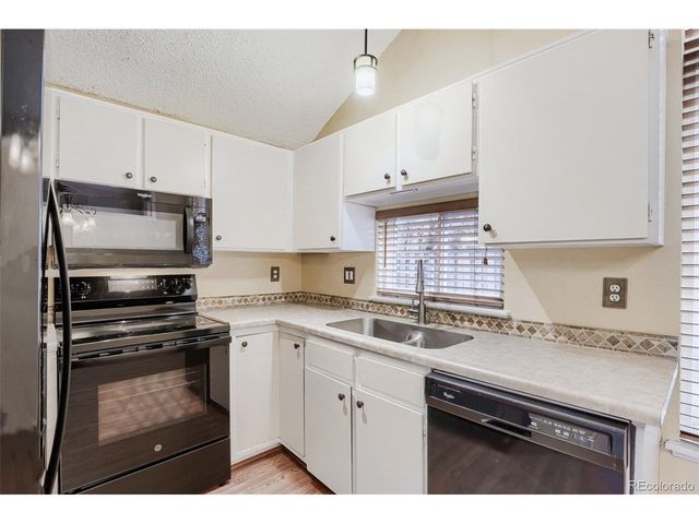 10223 E Peakview Ave, Englewood, CO 80111