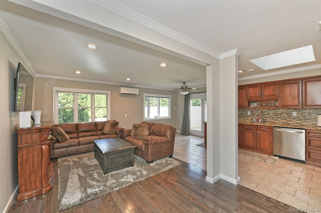 25 Rosanne Court, Nesconset, NY 11767