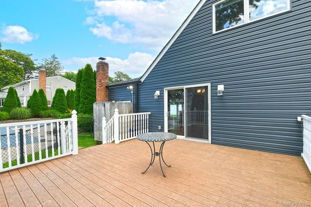 25 Rosanne Court, Nesconset, NY 11767