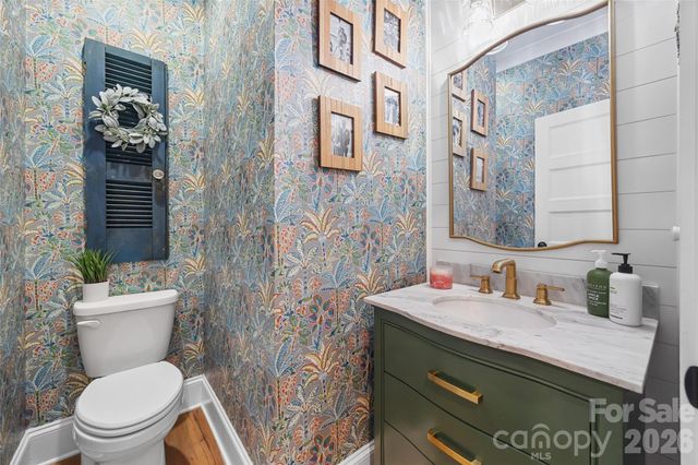 662 Sandbar Point, Lake Wylie, SC 29710