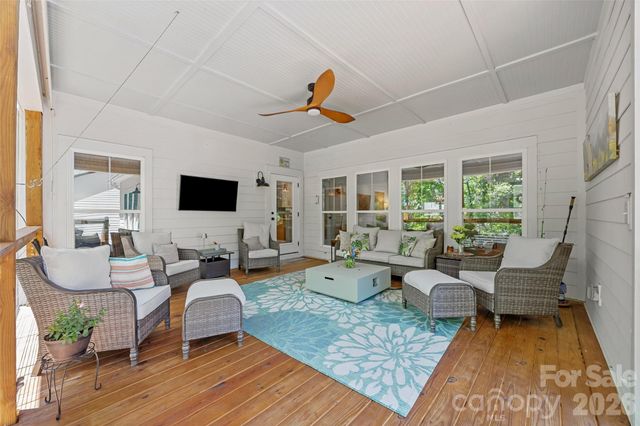 662 Sandbar Point, Lake Wylie, SC 29710