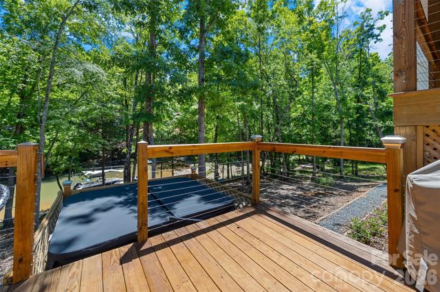 662 Sandbar Point, Lake Wylie, SC 29710