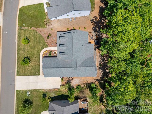662 Sandbar Point, Lake Wylie, SC 29710
