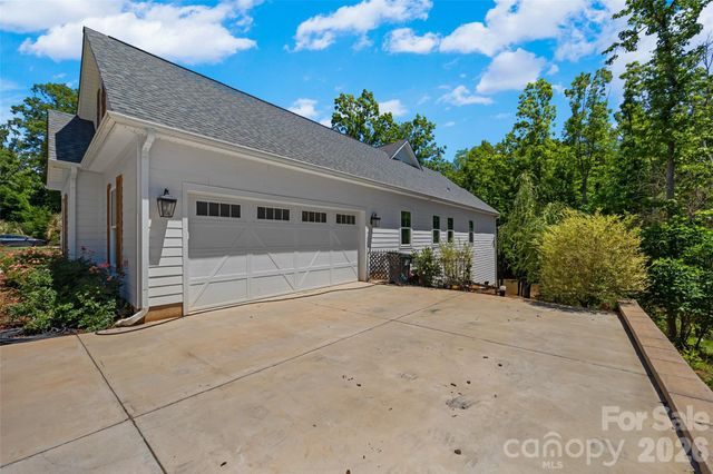 662 Sandbar Point, Lake Wylie, SC 29710