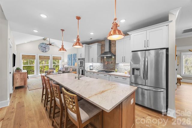 662 Sandbar Point, Lake Wylie, SC 29710