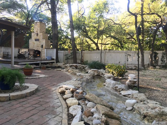 84 Roundup Dr, San Antonio, TX 78213