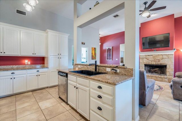 11 Rhapsody LN, Wimberley, TX 78676