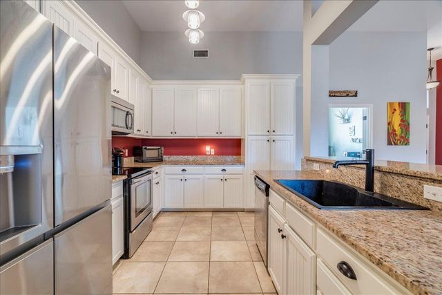 11 Rhapsody LN, Wimberley, TX 78676