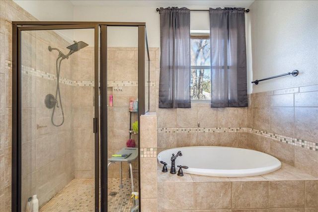 11 Rhapsody LN, Wimberley, TX 78676