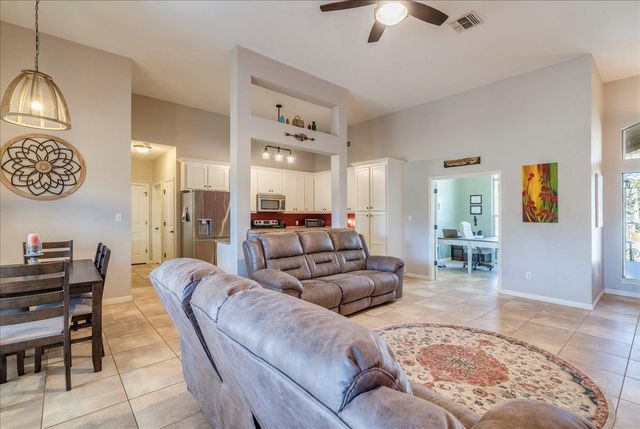 11 Rhapsody LN, Wimberley, TX 78676