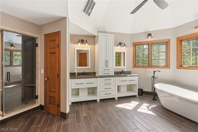 5360 Som Center Road, Solon, OH 44139