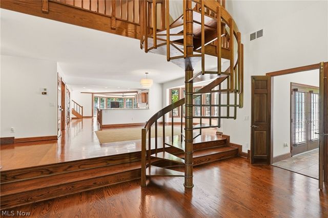5360 Som Center Road, Solon, OH 44139