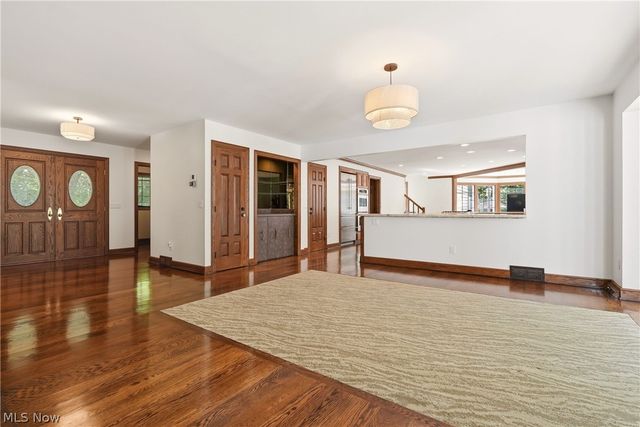 5360 Som Center Road, Solon, OH 44139