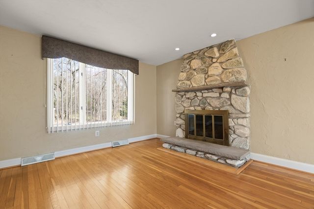 102 Chisholm Rd, Stoughton, MA 02072