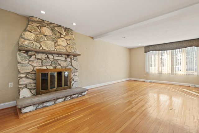 102 Chisholm Rd, Stoughton, MA 02072