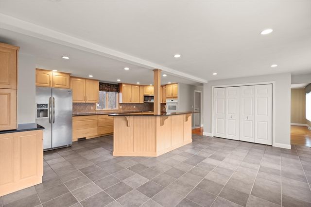 102 Chisholm Rd, Stoughton, MA 02072