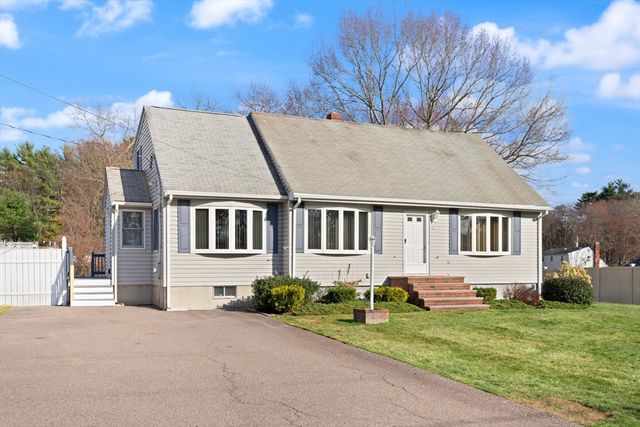 102 Chisholm Rd, Stoughton, MA 02072