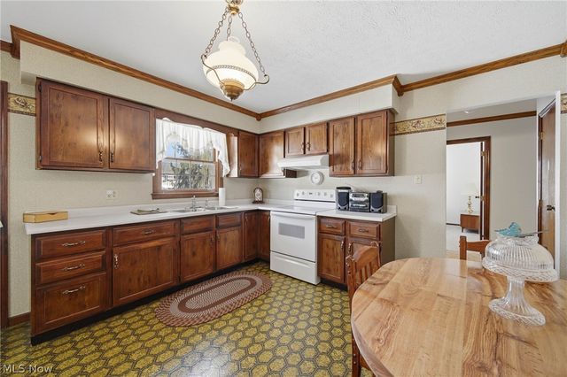 687 Lockwood Road, Barberton, OH 44203