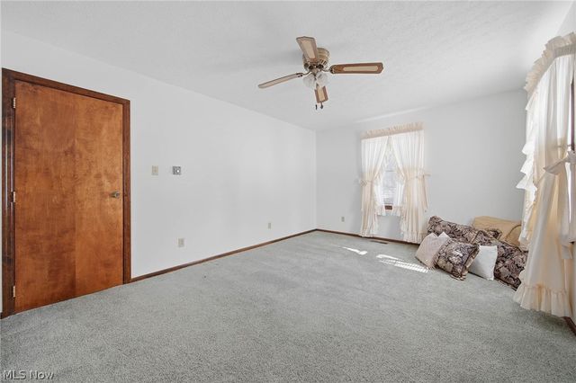 687 Lockwood Road, Barberton, OH 44203