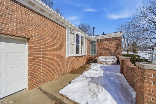 687 Lockwood Road, Barberton, OH 44203