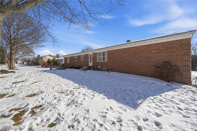 687 Lockwood Road, Barberton, OH 44203