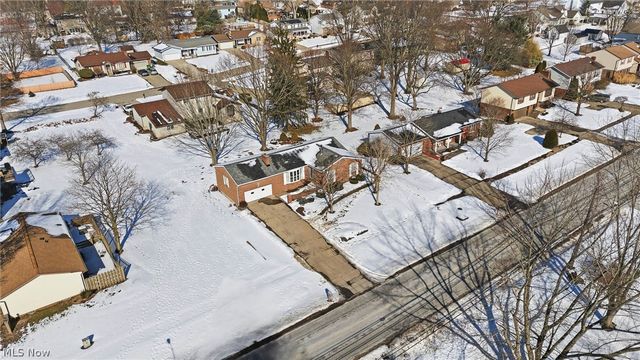 687 Lockwood Road, Barberton, OH 44203