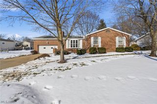 687 Lockwood Road, Barberton, OH 44203