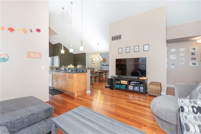 317 W Legend Court C, Highland Heights, OH 44143