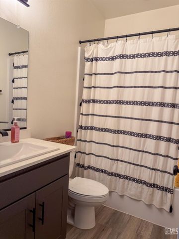 10213 Argi River Avenue, Bakersfield, CA 93311