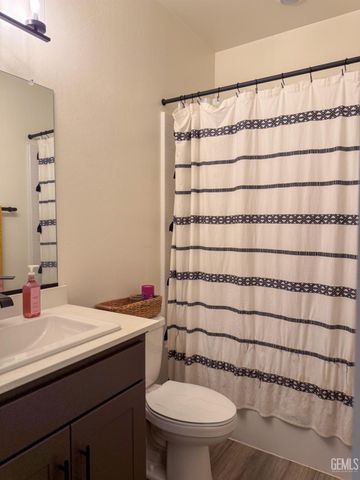 10213 Argi River Avenue, Bakersfield, CA 93311