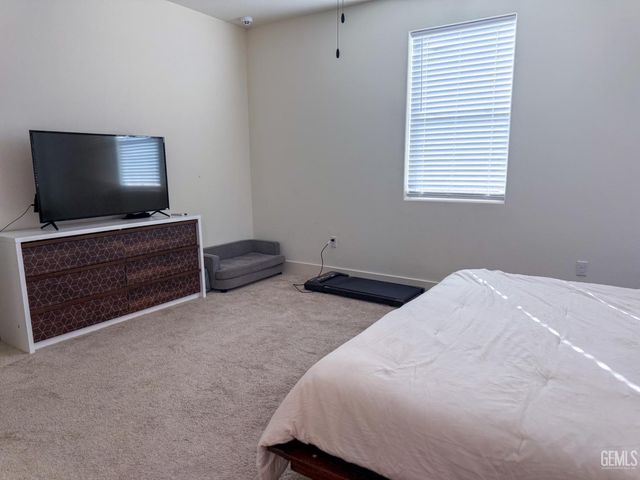 10213 Argi River Avenue, Bakersfield, CA 93311