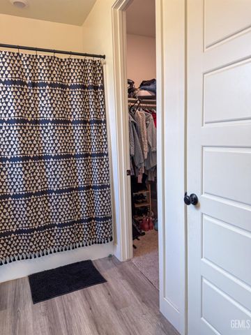 10213 Argi River Avenue, Bakersfield, CA 93311