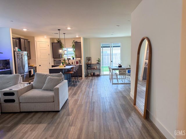 10213 Argi River Avenue, Bakersfield, CA 93311