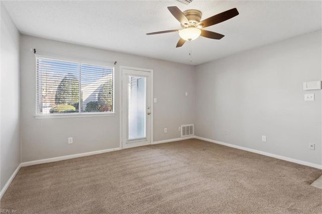 12619 Daybreak CIR, Newport News, VA 23602