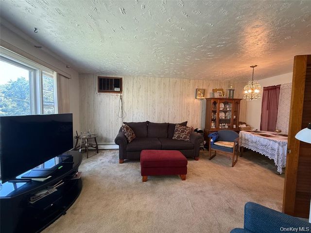 7 Dene Road, Newburgh, NY 12550