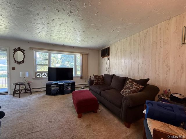 7 Dene Road, Newburgh, NY 12550