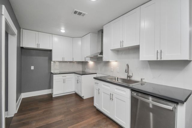 9429 Fairland Drive, Houston, TX 77051