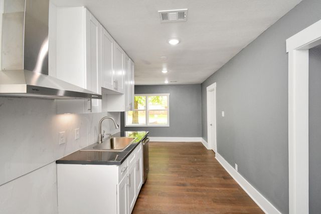 9429 Fairland Drive, Houston, TX 77051