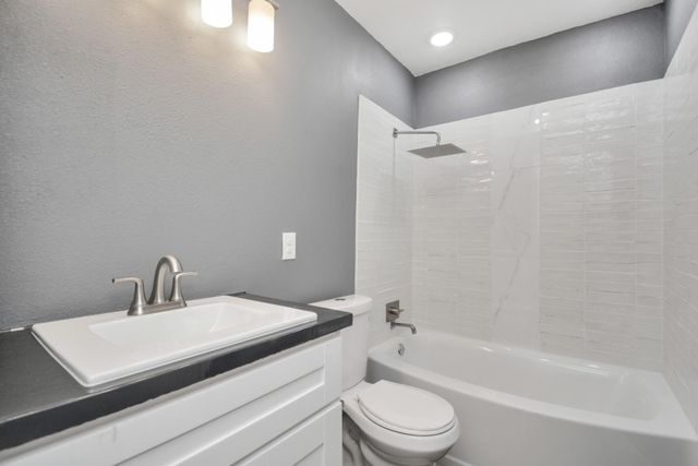 9429 Fairland Drive, Houston, TX 77051