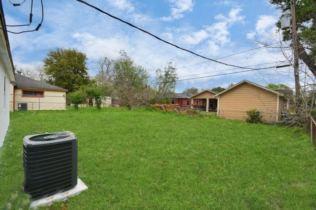 9429 Fairland Drive, Houston, TX 77051