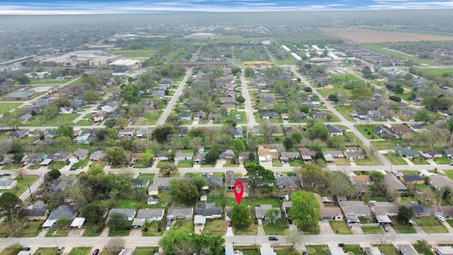 9429 Fairland Drive, Houston, TX 77051