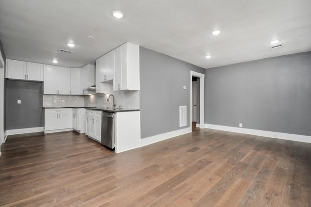 9429 Fairland Drive, Houston, TX 77051