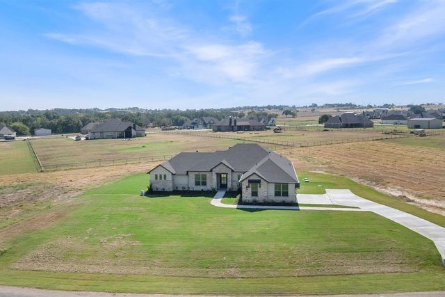 1099 Paradise Parkway, Poolville, TX 76487