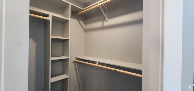 1013 Waxwing Drive, Manhattan, KS 66502